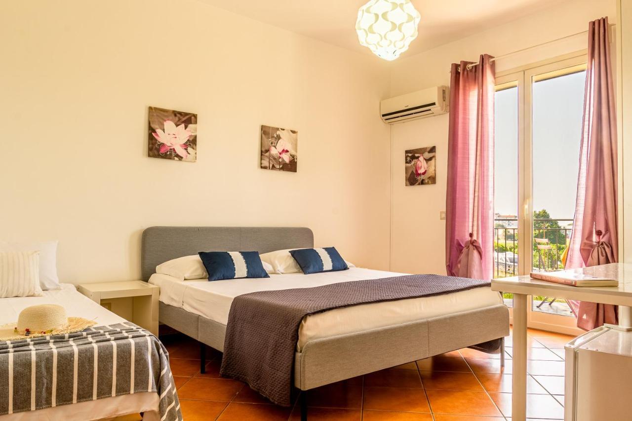 Villetta Mari E Amuri Giardini-Naxos Buitenkant foto